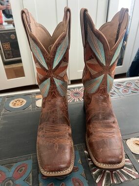 Ariat Oak Grovr Brown Leather Cowboy Boots with Stitching 8 Wide